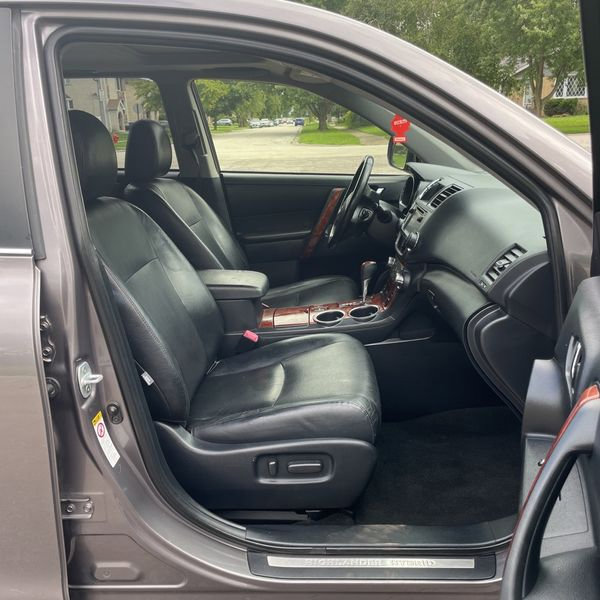 Used 2013 Toyota Highlander Limited image 22