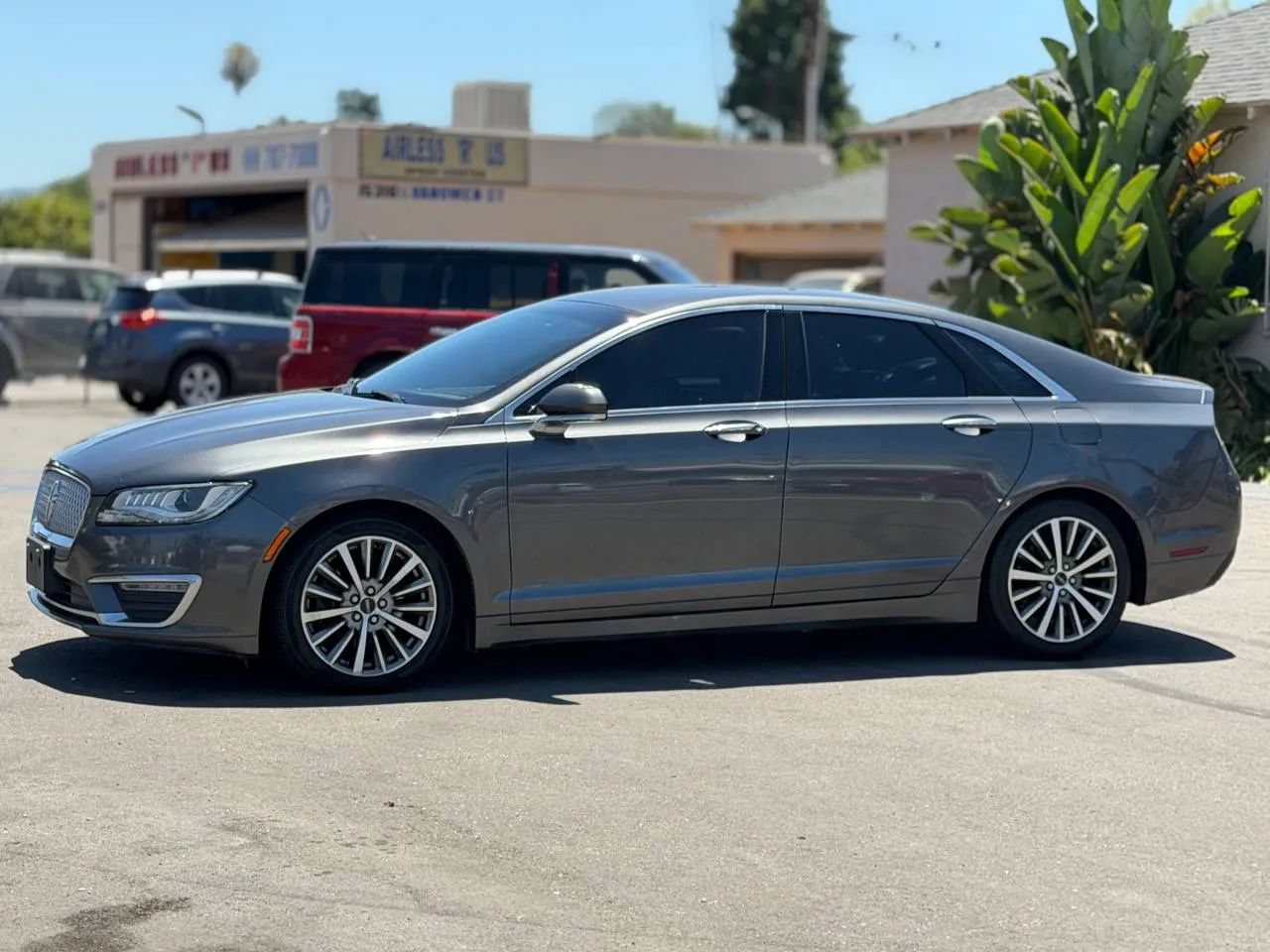 Used 2017 Lincoln MKZ Premiere FWD image 8