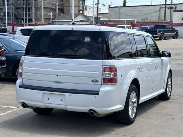 Used 2019 Ford Flex SE FWD image 4