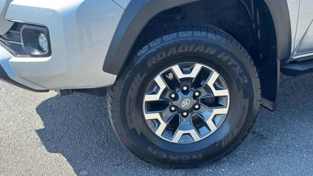 Used 2023 Toyota Tacoma TRD Off-Road AWD/4WD image 9