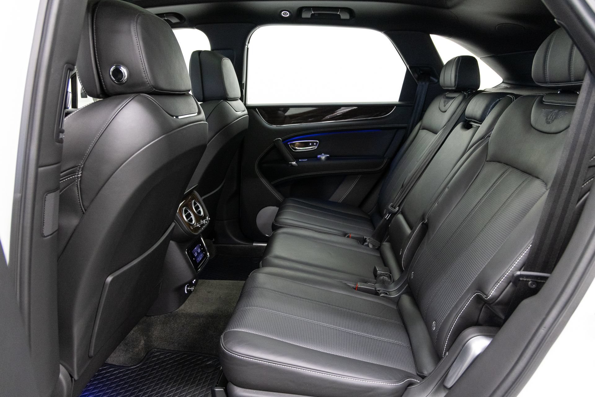 Used 2018 Bentley Bentayga AWD/4WD image 8