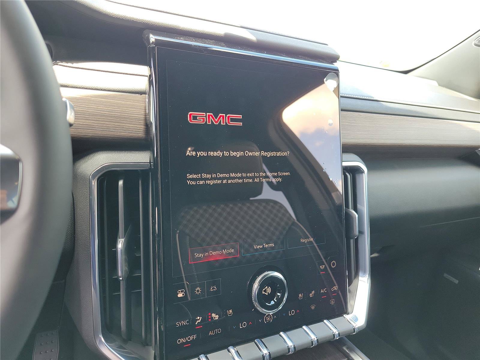 New 2026 GMC Acadia Denali w/ Super Cruise Package AWD/4WD image 29