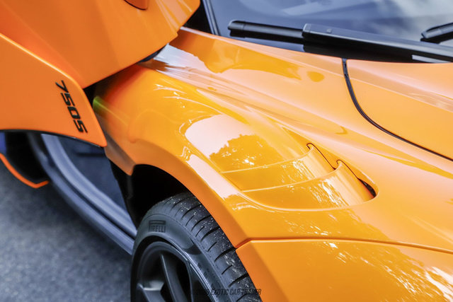 Used 2026 McLaren 750S Spider RWD image 41