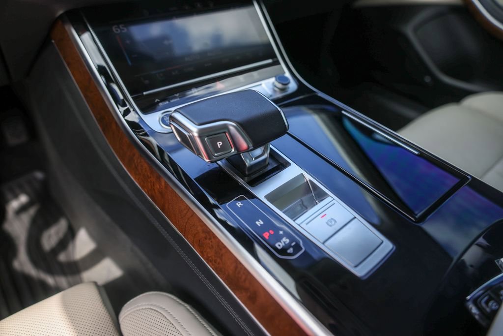 Used 2023 Audi A8 L 3.0T image 22