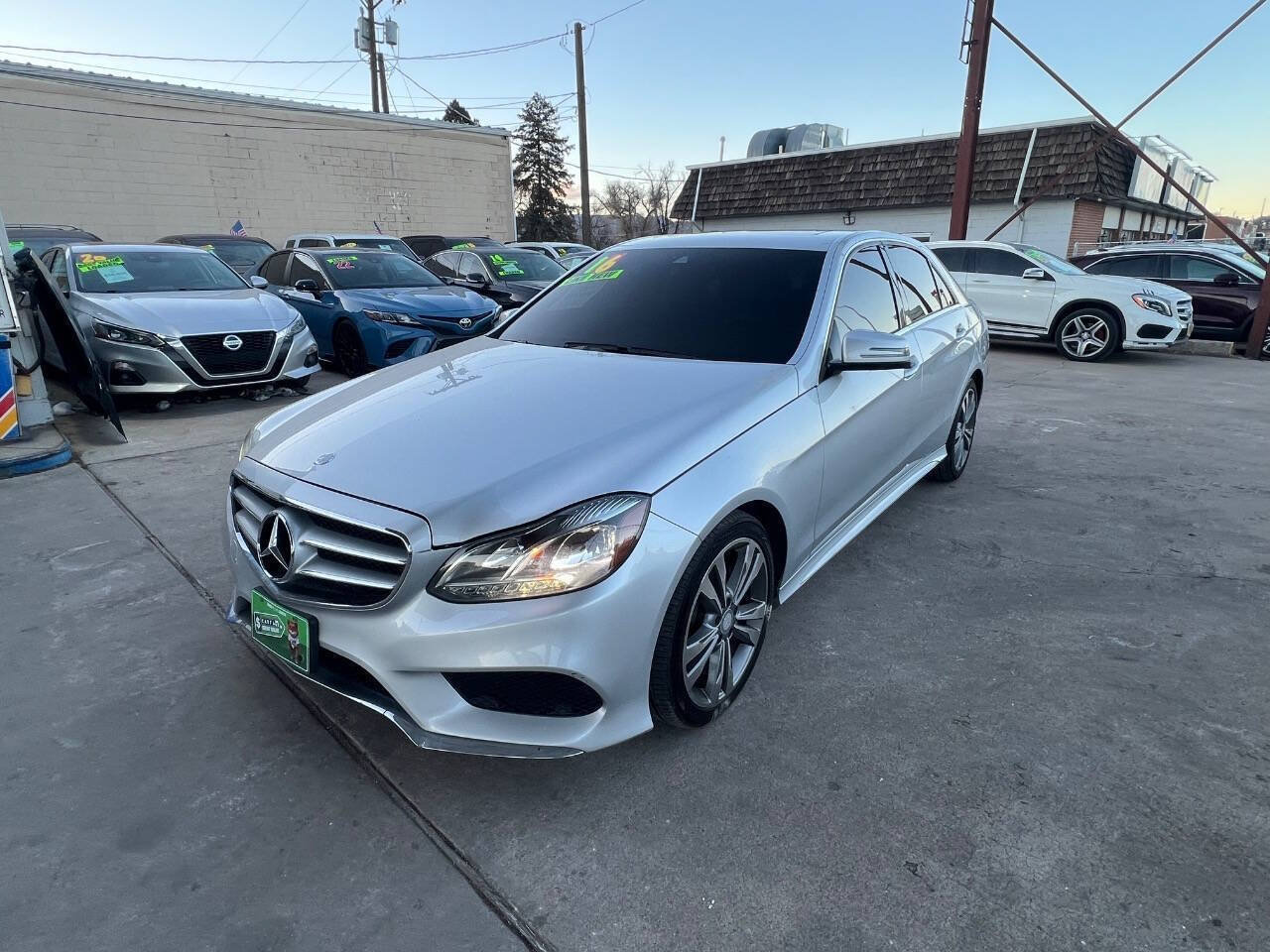 Used 2016 Mercedes-Benz E 350 4MATIC Sedan image 4