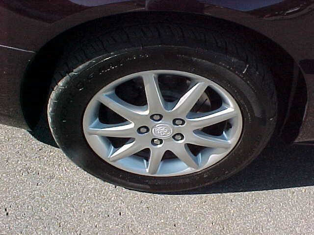 Used 2008 Buick Lucerne CXL image 30