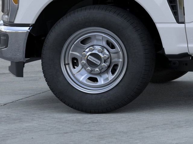 New 2026 Ford F350 XL w/ XL Chrome Package image 19