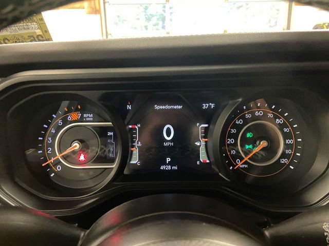 Used 2025 Jeep Wrangler Unlimited Rubicon w/ Technology Group image 18