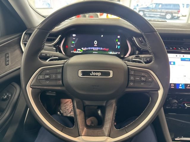 Used 2023 Jeep Grand Cherokee 4WD 4xe image 34