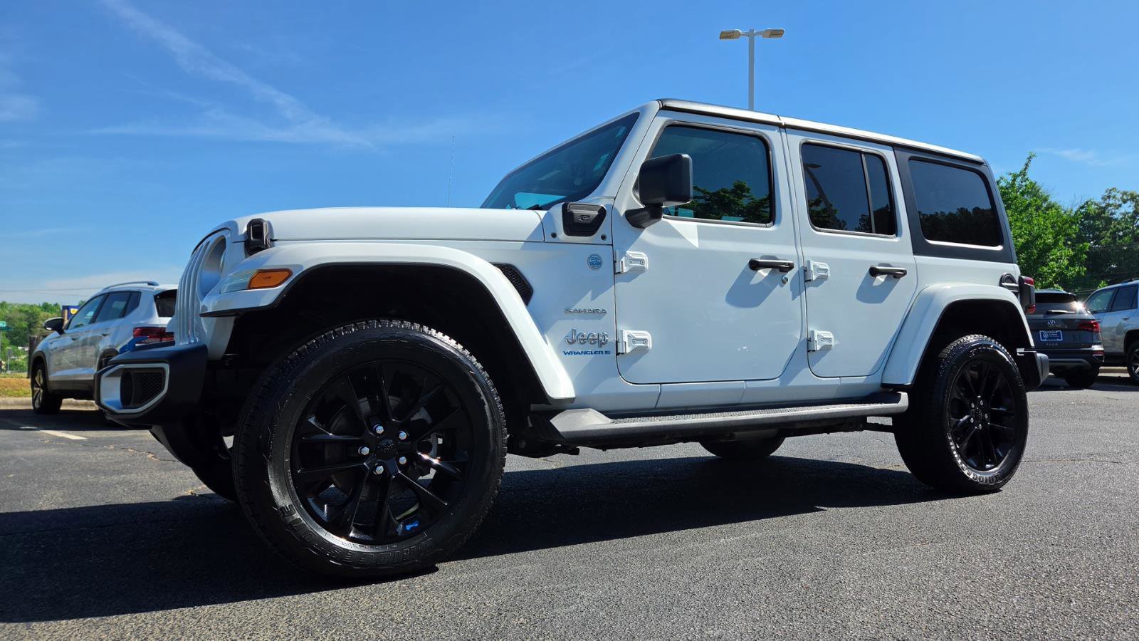 Used 2023 Jeep Wrangler Sahara w/ Cold Weather Group image 10