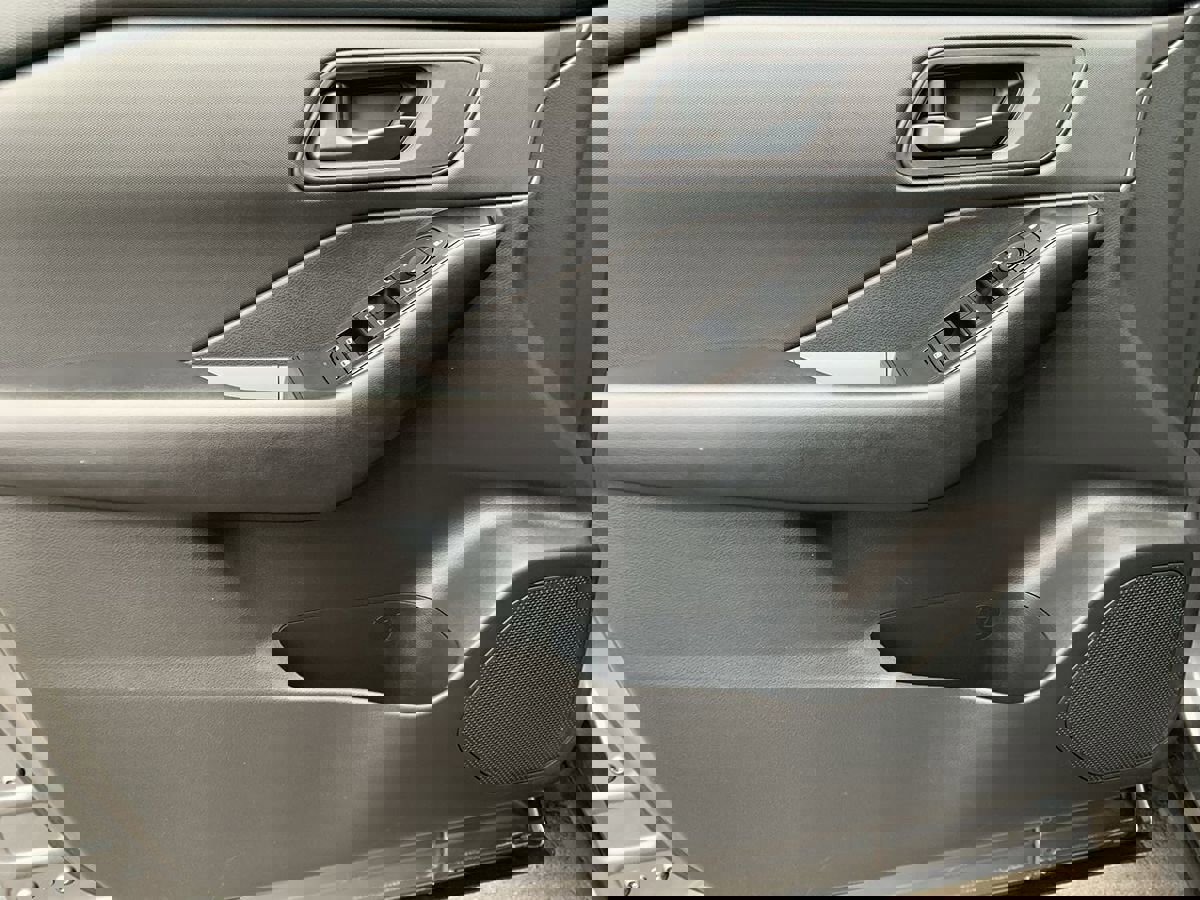 Used 2024 Nissan Rogue S image 14