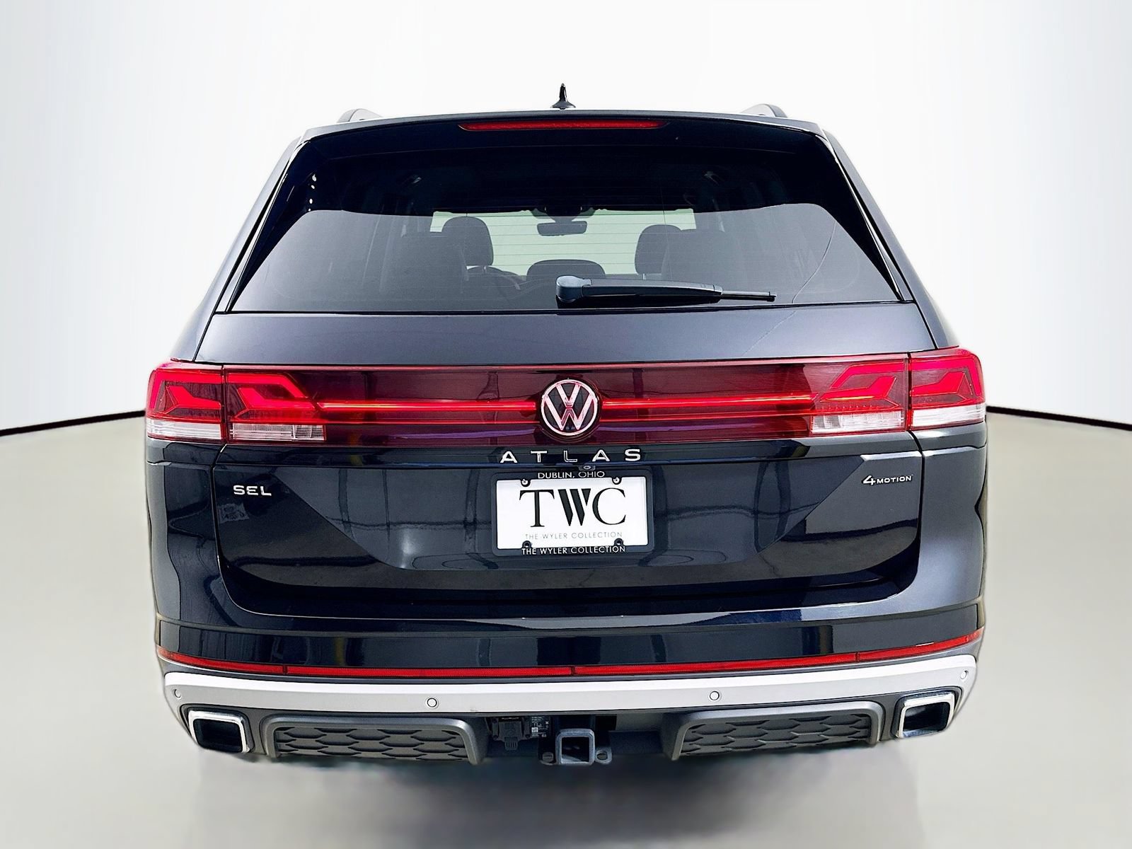 Certified 2024 Volkswagen Atlas Peak Edition SEL AWD/4WD image 6