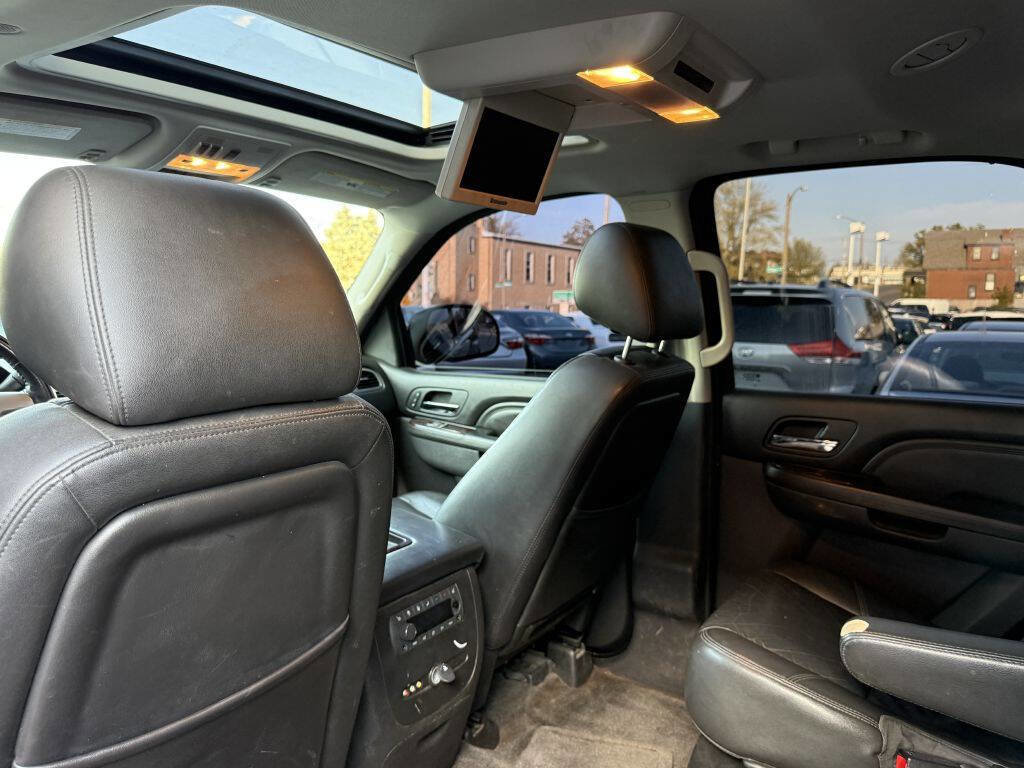 Used 2011 GMC Yukon Denali image 20