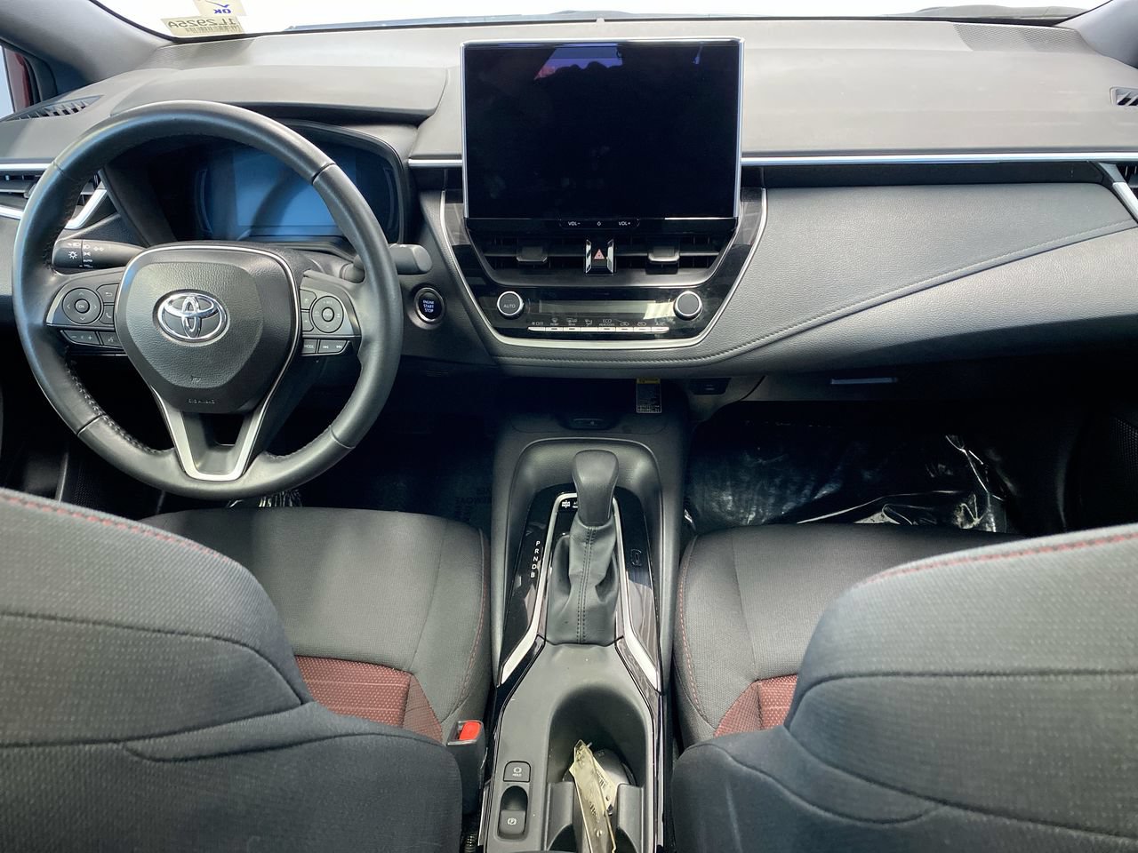 Used 2025 Toyota Corolla SE w/ SE Premium Package FWD image 31