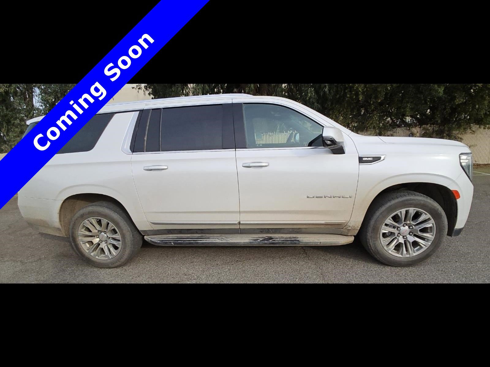 Used 2023 GMC Yukon XL Denali image 3