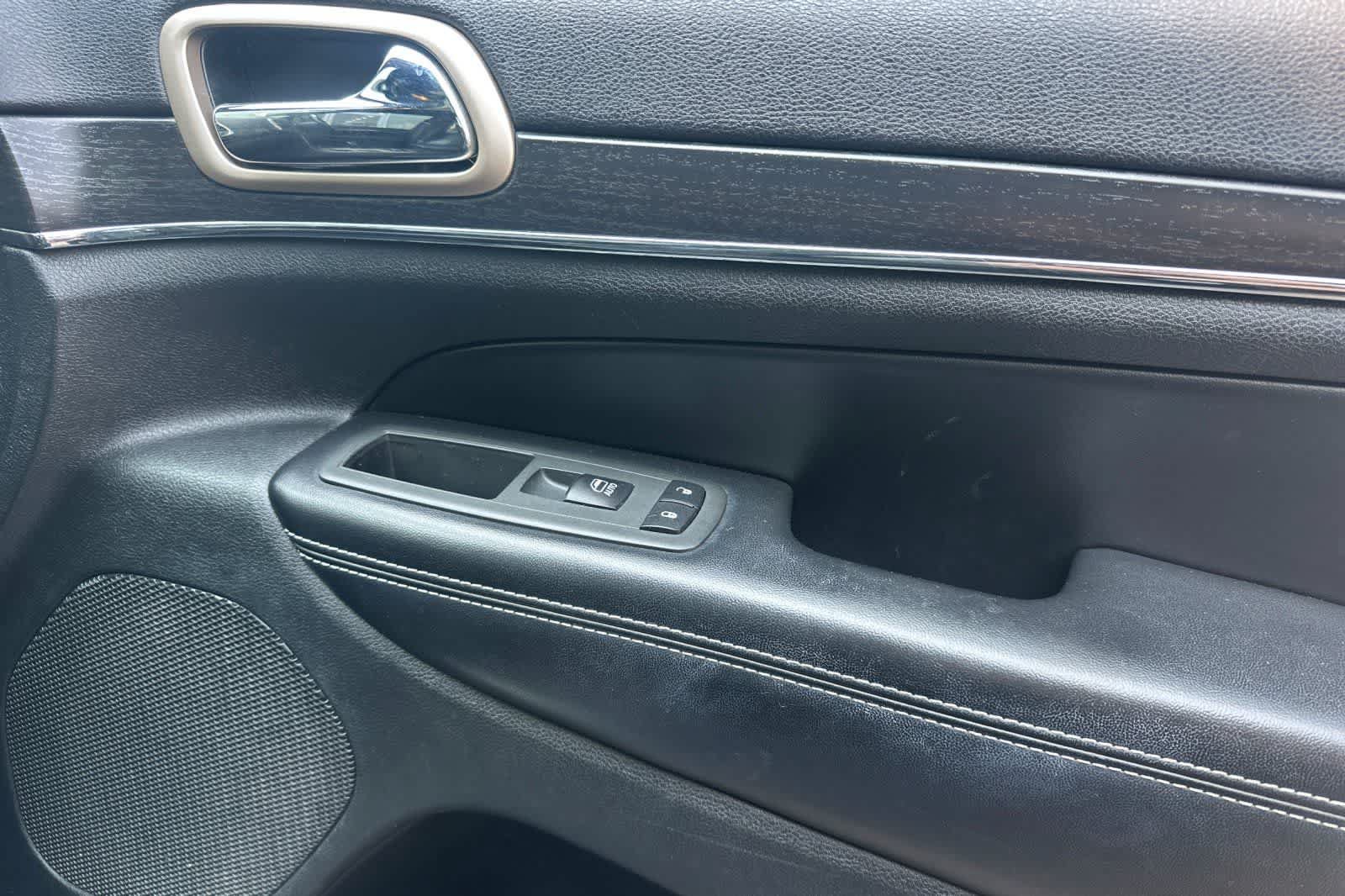 Used 2014 Jeep Grand Cherokee Limited AWD/4WD image 19