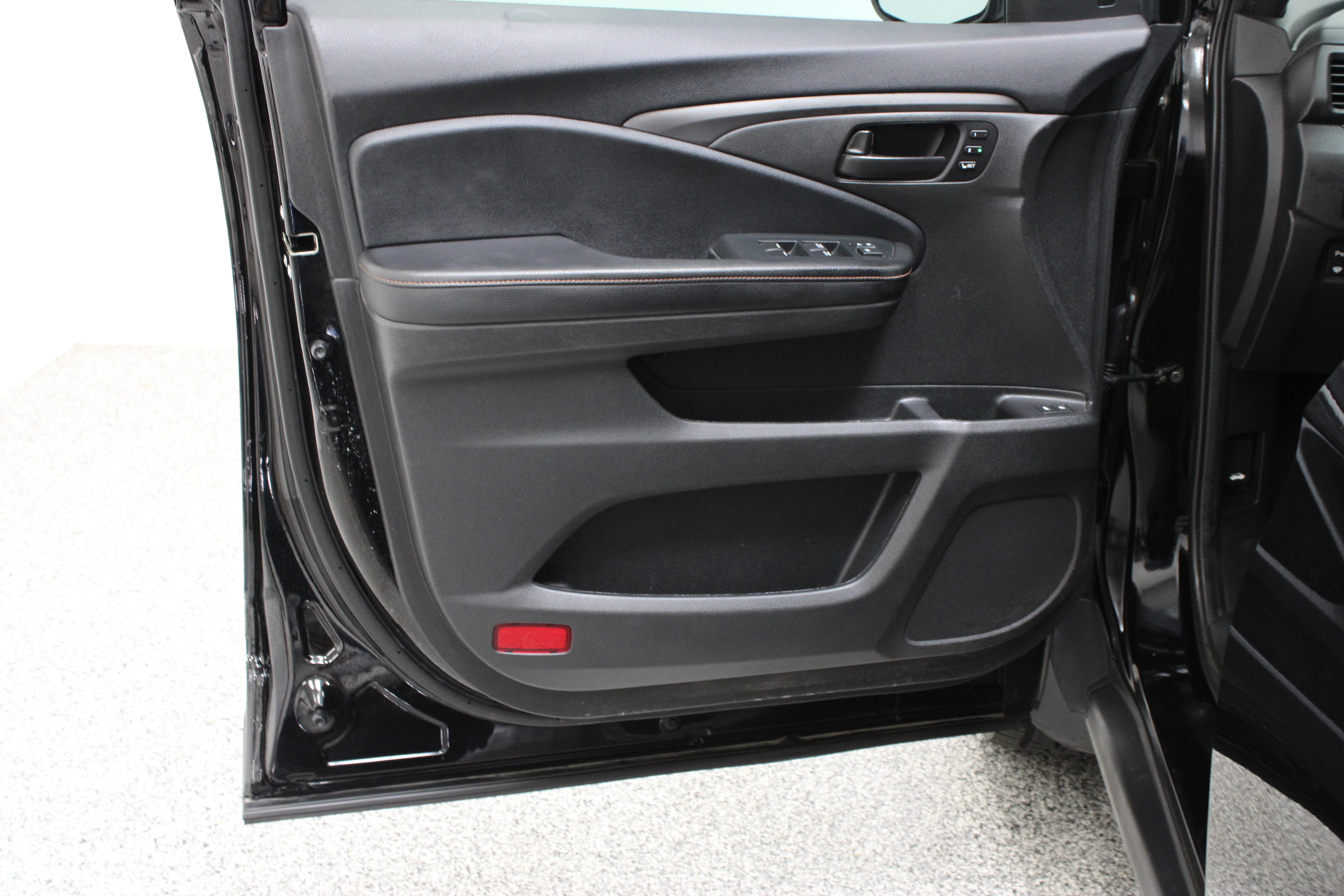 Used 2022 Honda Passport TrailSport image 12