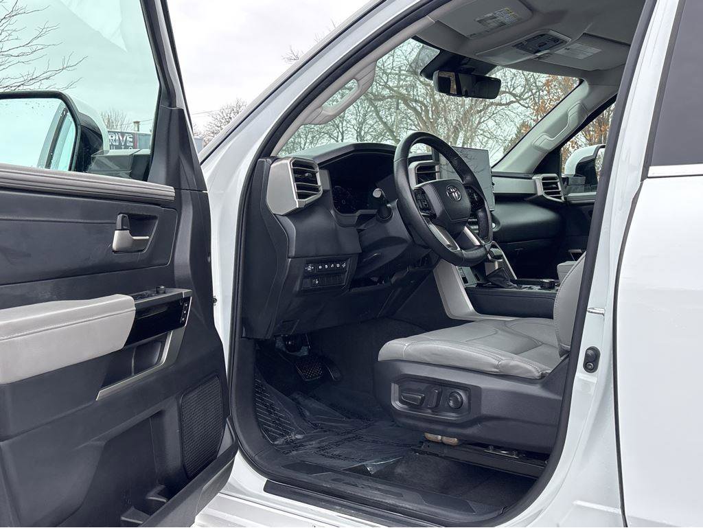 Used 2022 Toyota Tundra Limited image 2