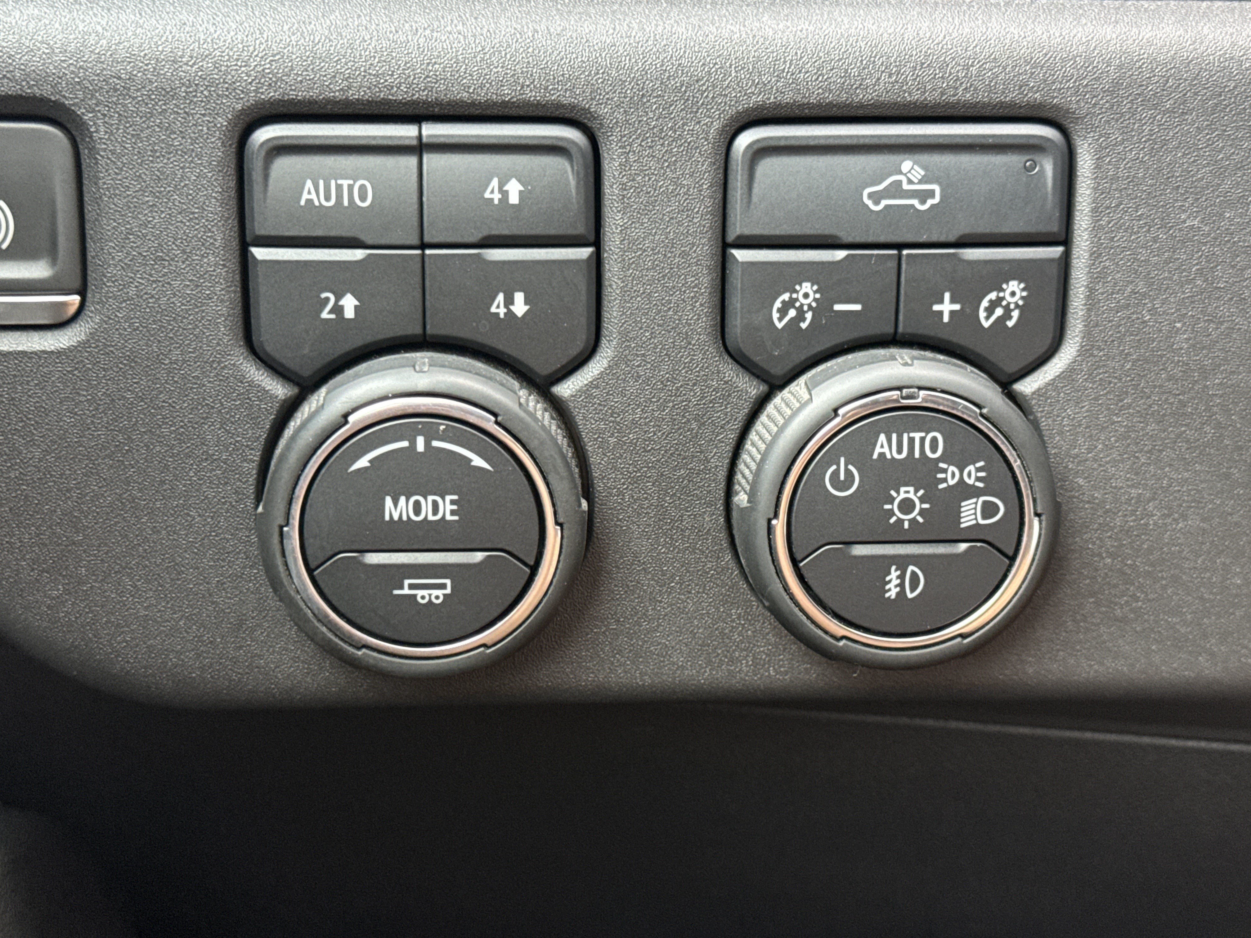 Used 2022 Chevrolet Silverado 1500 LT Trail Boss w/ Convenience Package II AWD/4WD image 15