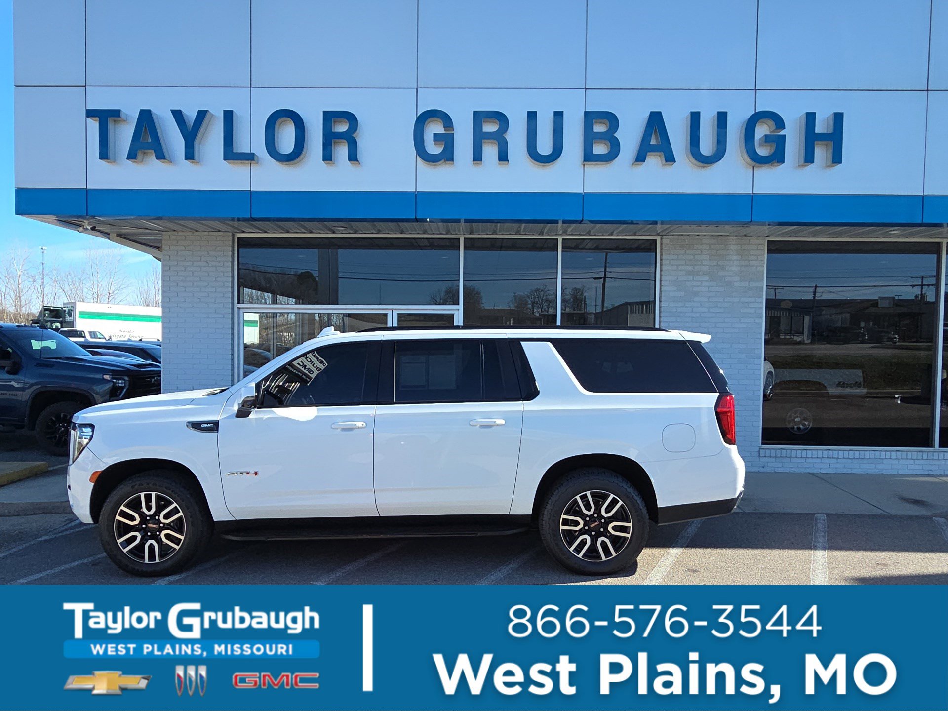 Used 2023 GMC Yukon XL AT4 w/ Technology Package image 1
