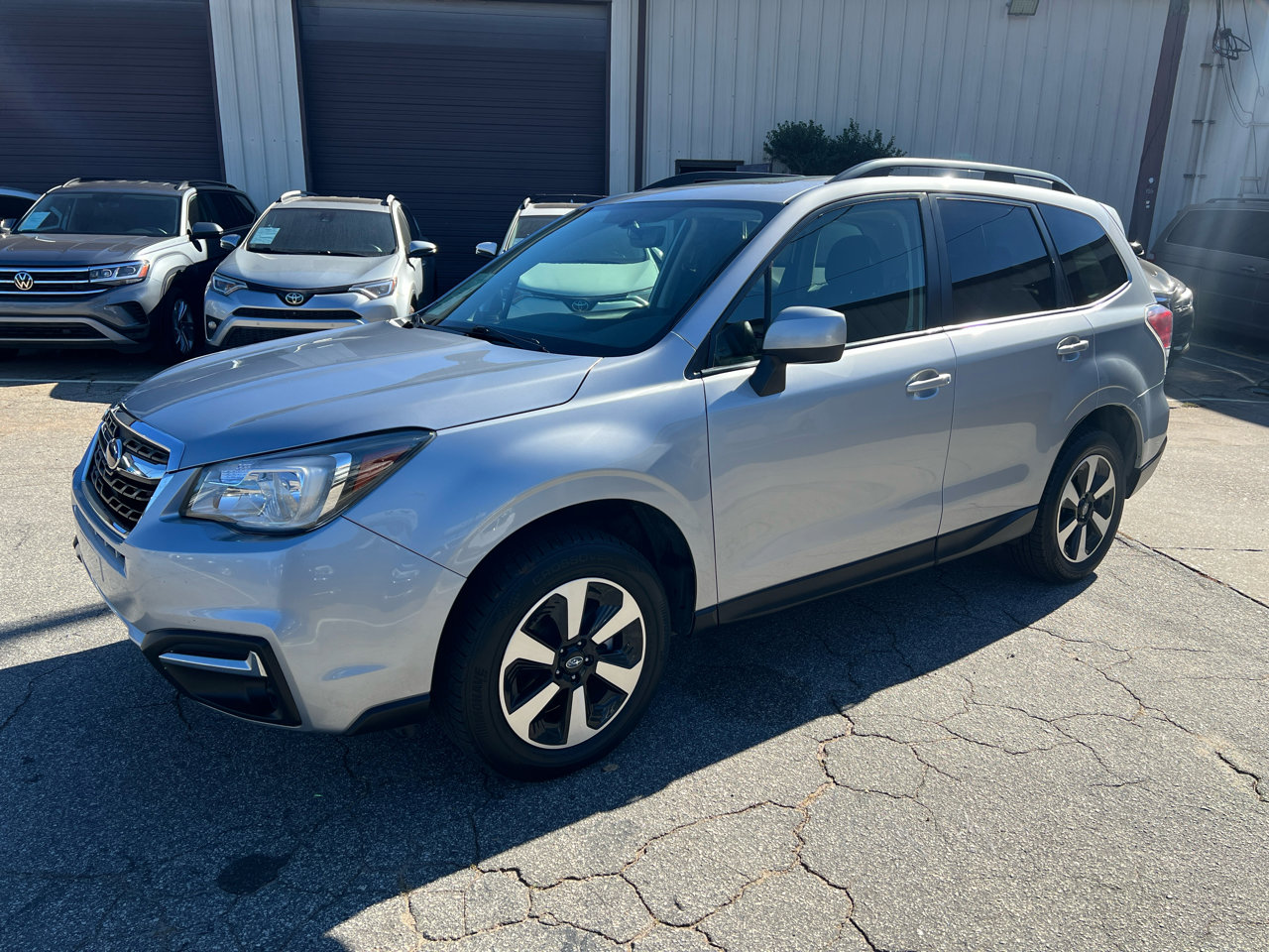 Used 2018 Subaru Forester 2.5i Premium w/ All-Weather Package image 4