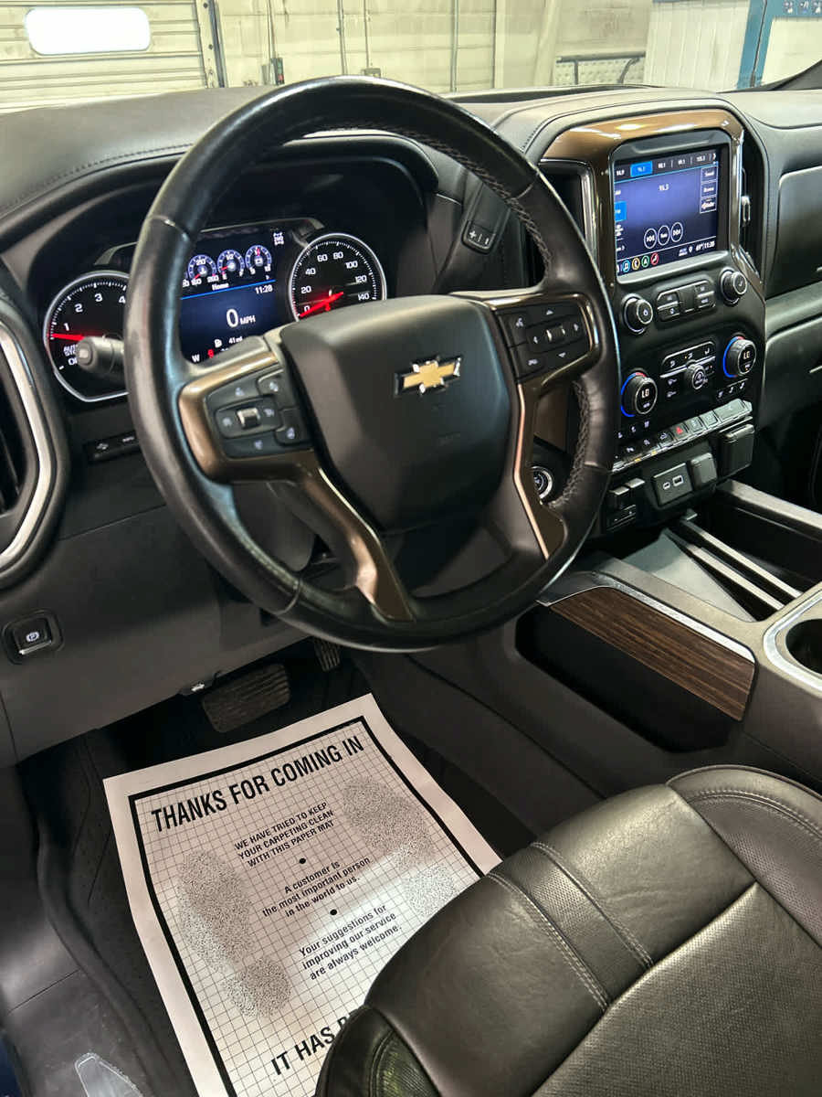 Used 2019 Chevrolet Silverado 1500 High Country w/ Technology Package AWD/4WD image 24