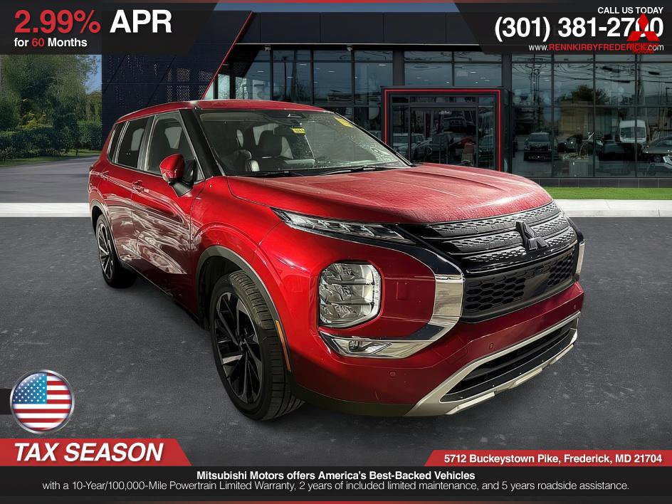 Used 2024 Mitsubishi Outlander SE image 1