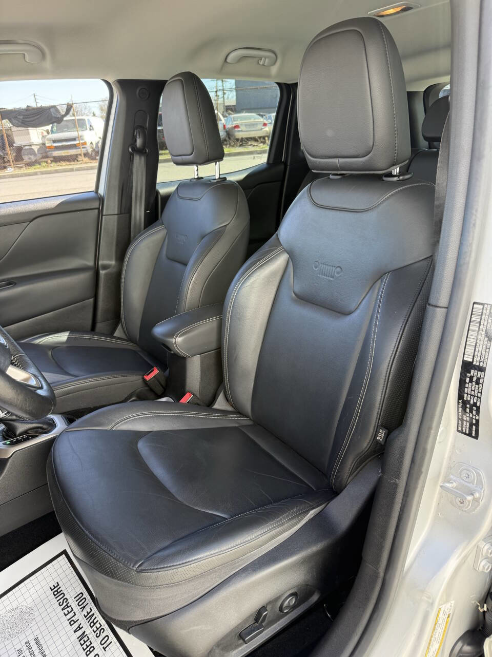 Used 2015 Jeep Renegade Limited image 14