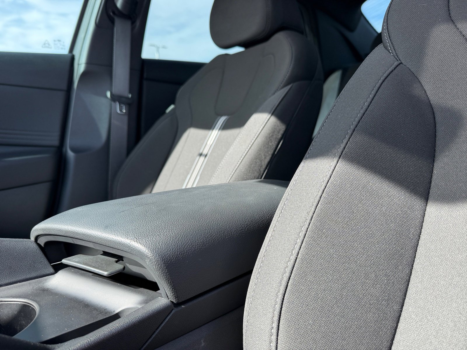 Certified 2025 Hyundai Elantra Sport w/ Cargo Package FWD image 15