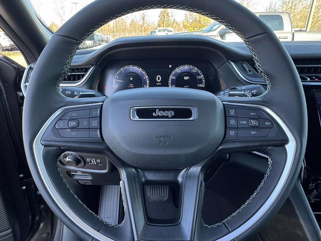 New 2025 Jeep Grand Cherokee L Altitude AWD/4WD image 18