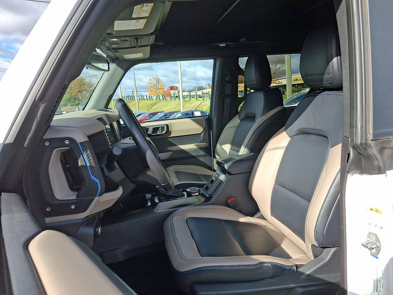 Used 2023 Ford Bronco Wildtrak image 13