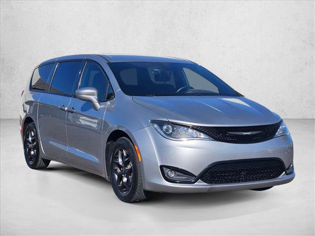 Used 2018 Chrysler Pacifica Touring Plus w/ S Appearance Package FWD image 3