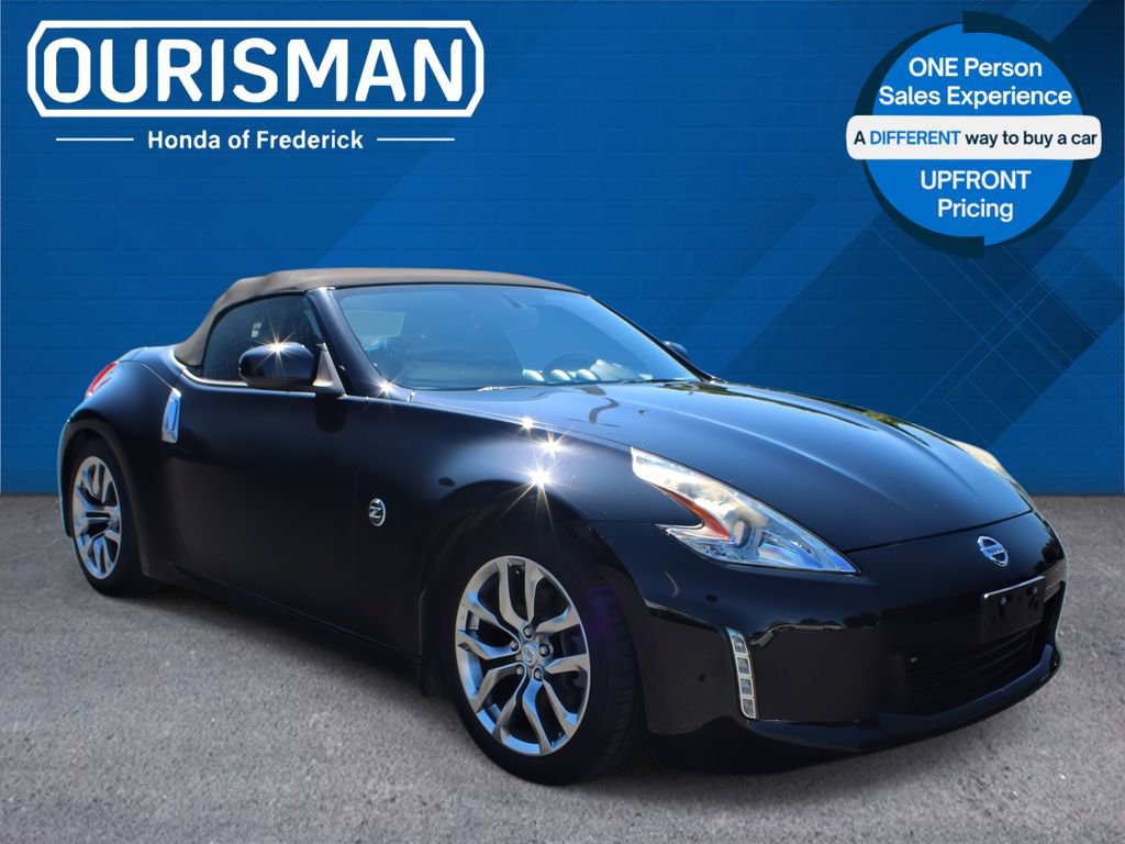 Used 2014 Nissan 370Z Touring RWD image 1