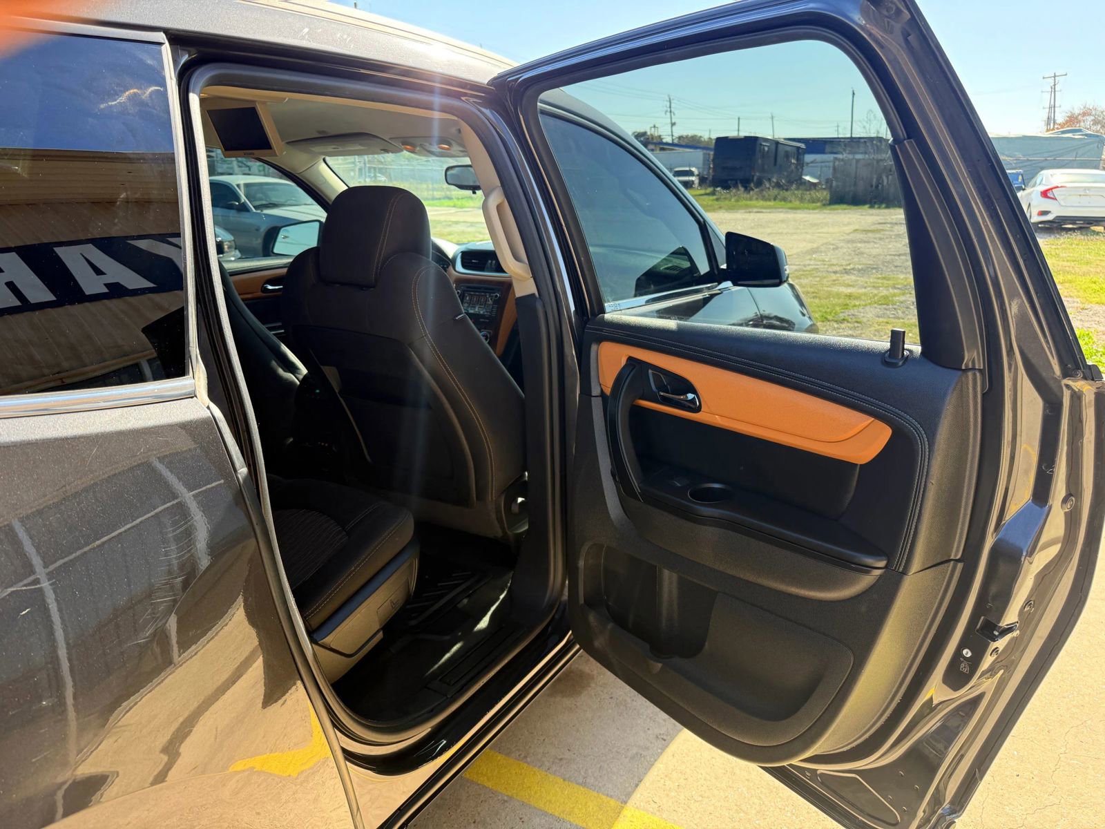 Used 2014 Chevrolet Traverse LT image 36