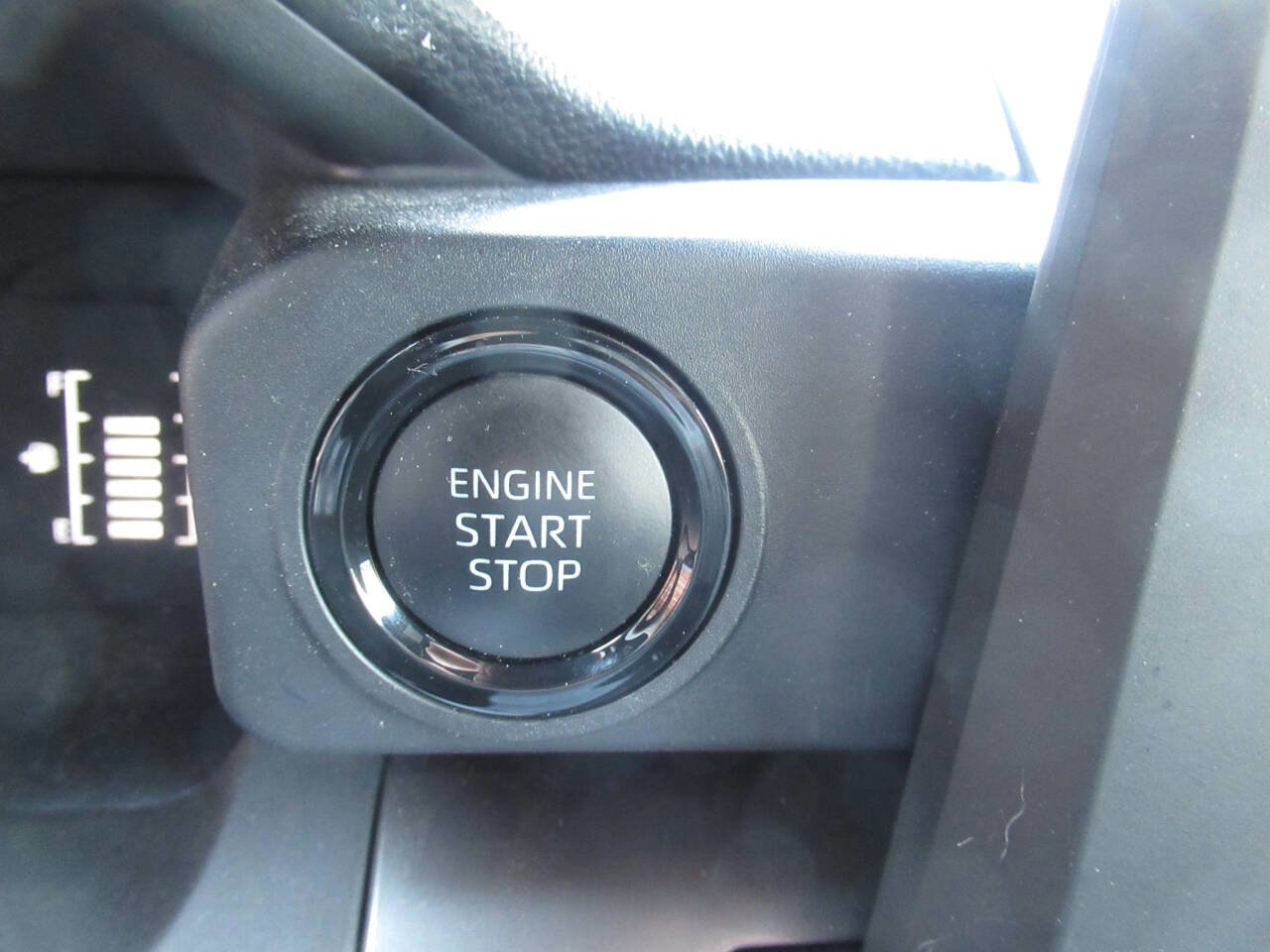 Used 2024 Toyota Tacoma SR5 AWD/4WD image 27