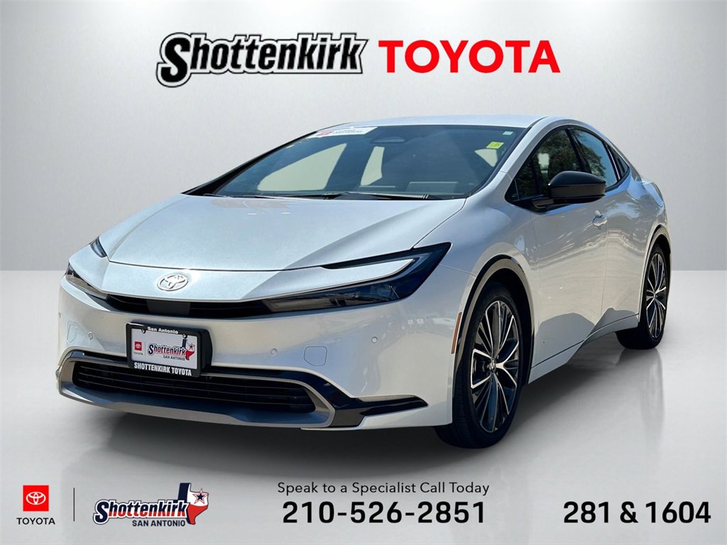 Used 2025 Toyota Prius XLE image 1