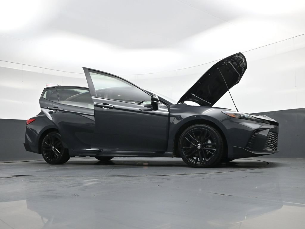 Used 2025 Toyota Camry SE w/ Convenience Package image 49