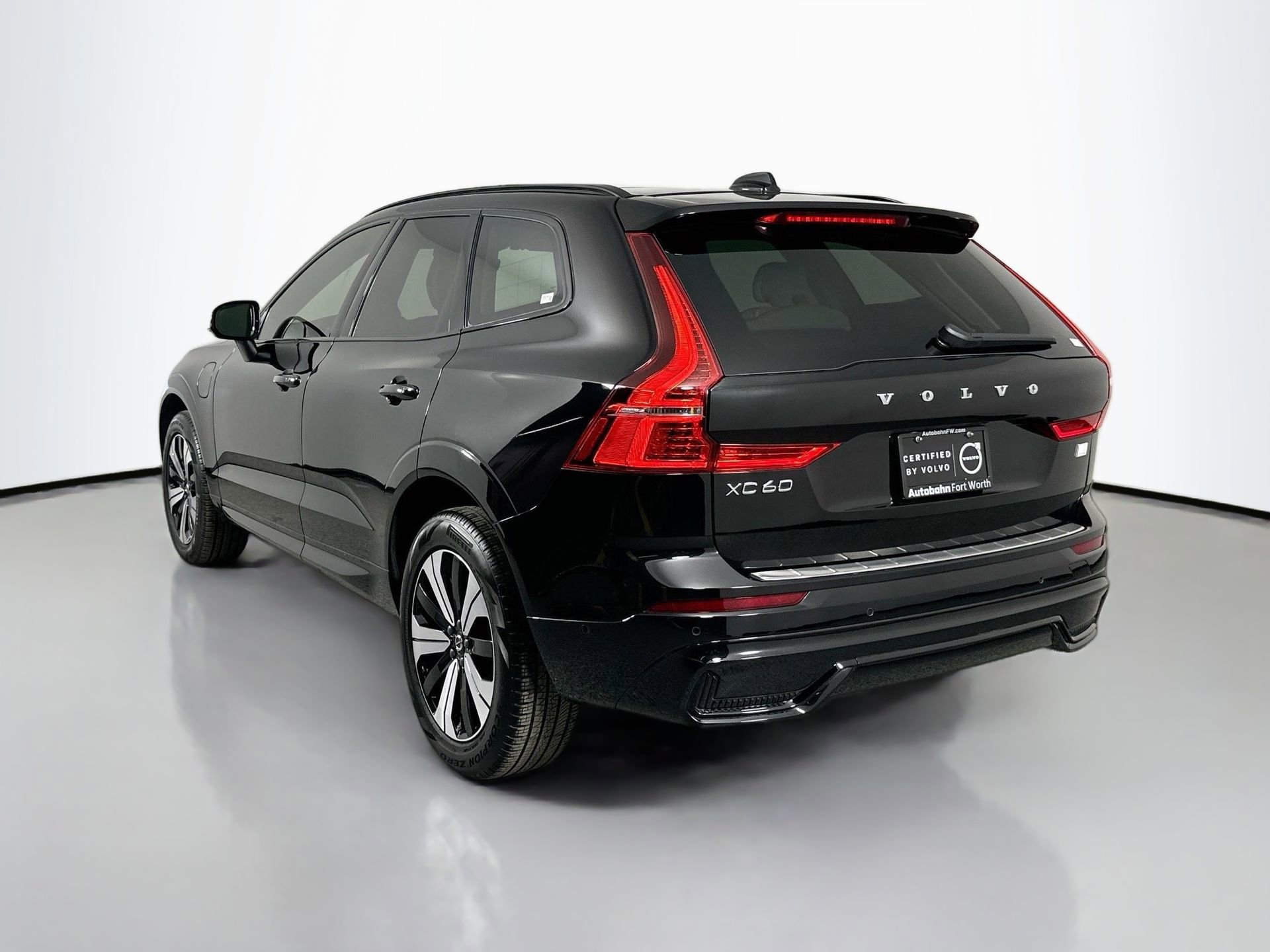 Used 2024 Volvo XC60 T8 Plus w/ Protection Package Premier image 7