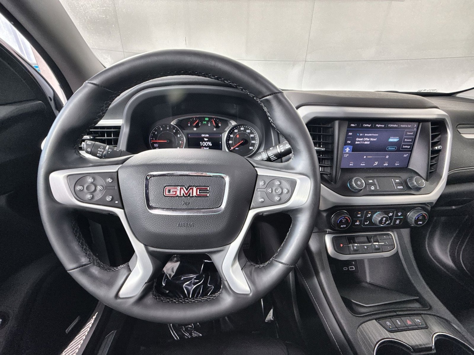 Used 2023 GMC Acadia SLT w/ Preferred Package image 16