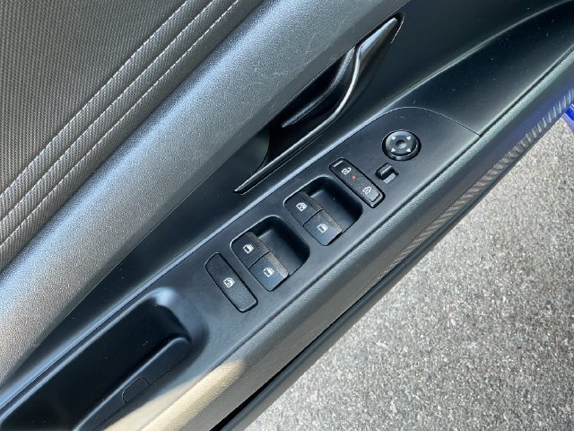 Used 2025 Hyundai Elantra SEL FWD image 11