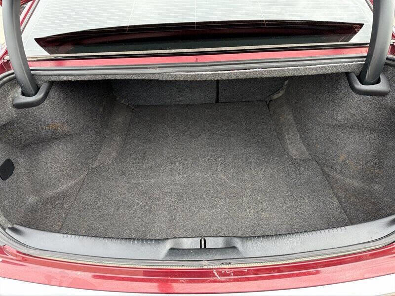 Used 2018 Chrysler 300 Touring L AWD/4WD image 17