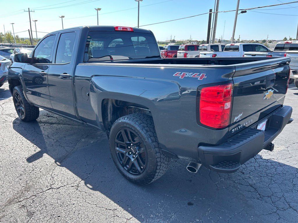Used 2017 Chevrolet Silverado 1500 W/T w/ Trailering Package AWD/4WD image 7