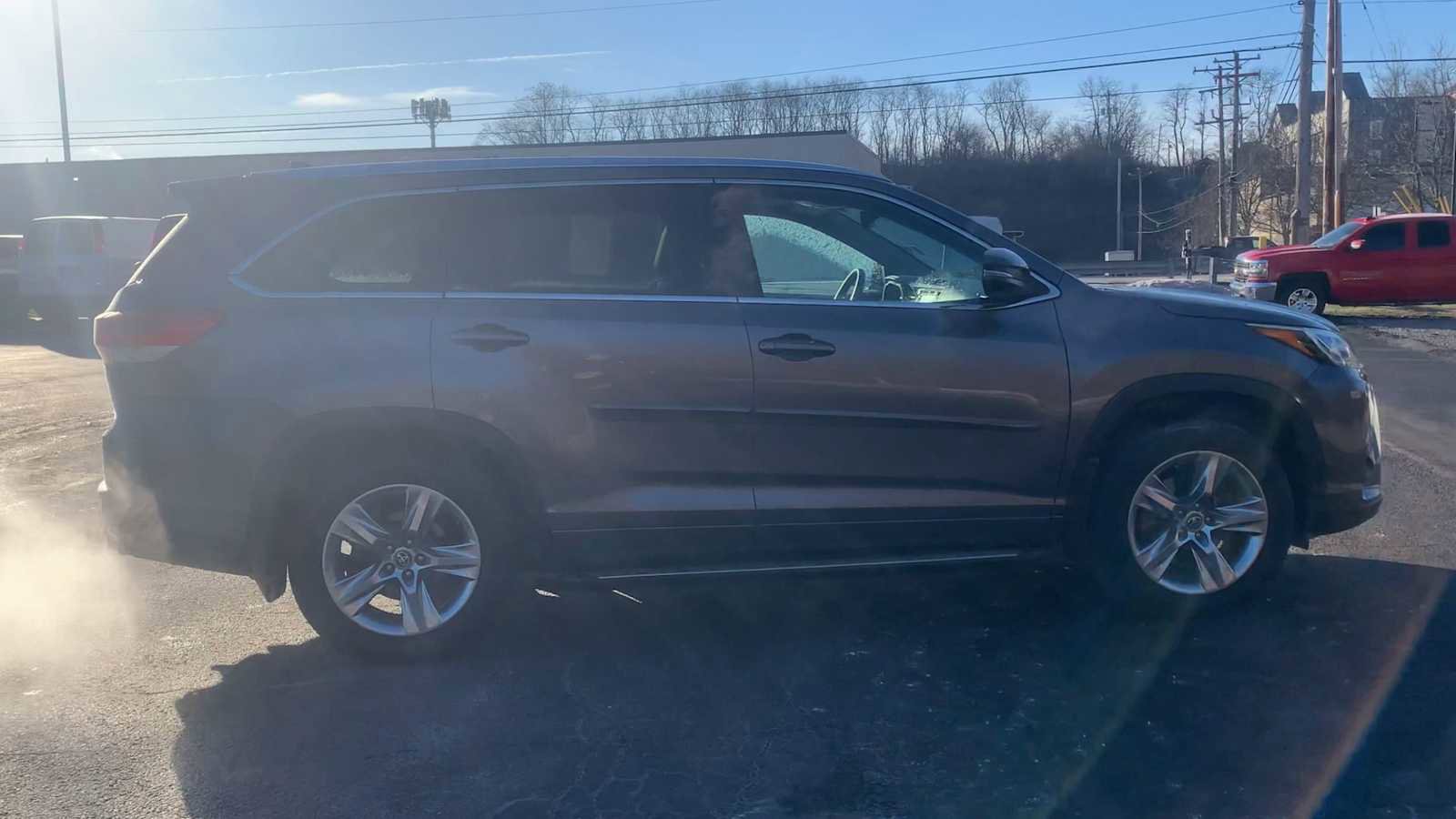 Used 2017 Toyota Highlander Limited image 9