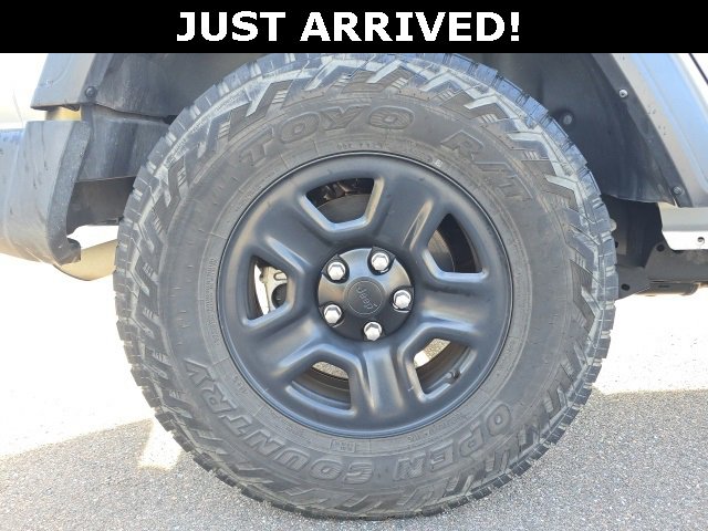 Used 2023 Jeep Wrangler Sport image 5