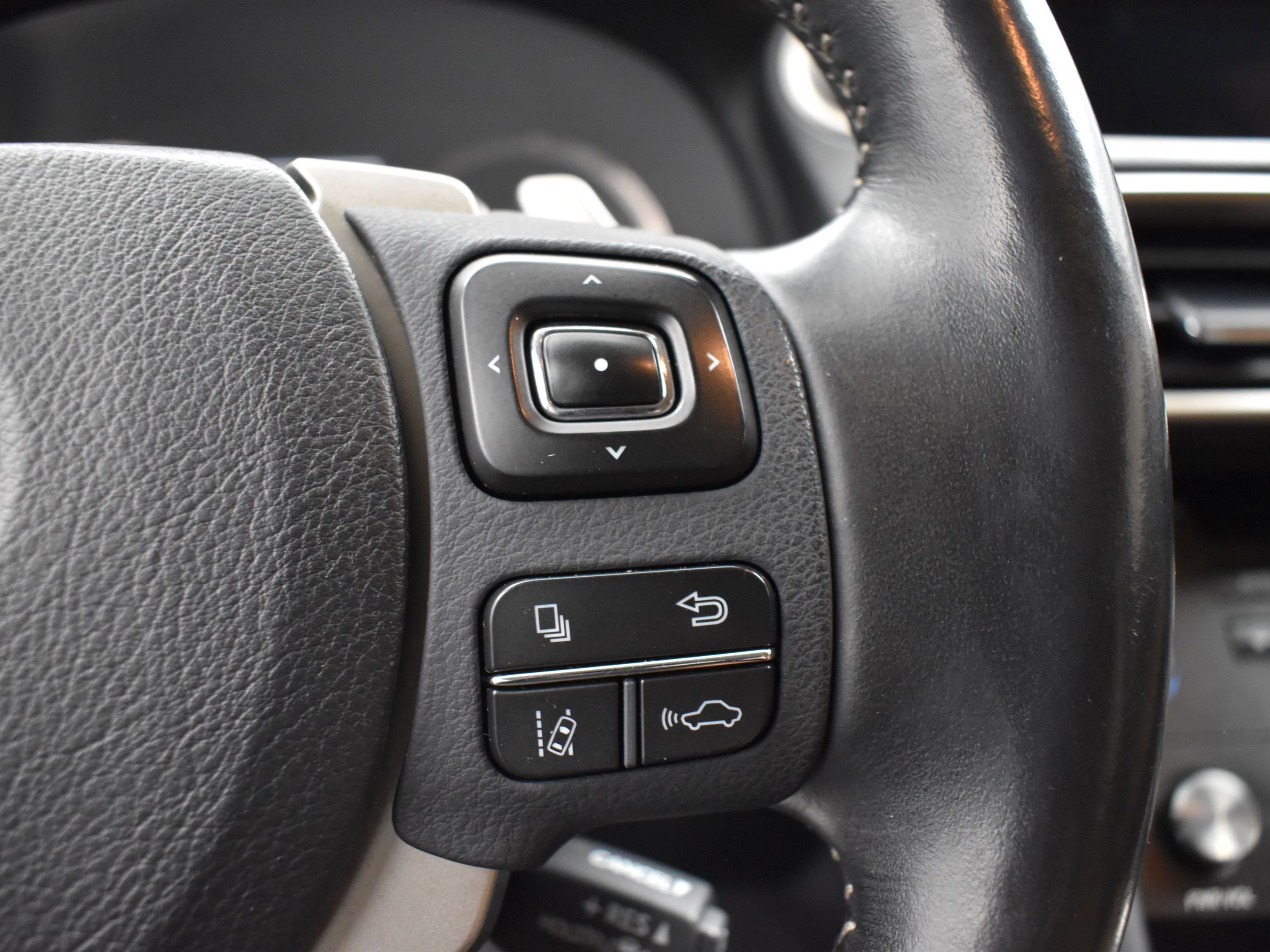 Used 2018 Lexus IS 300 AWD w/ Comfort Package image 6