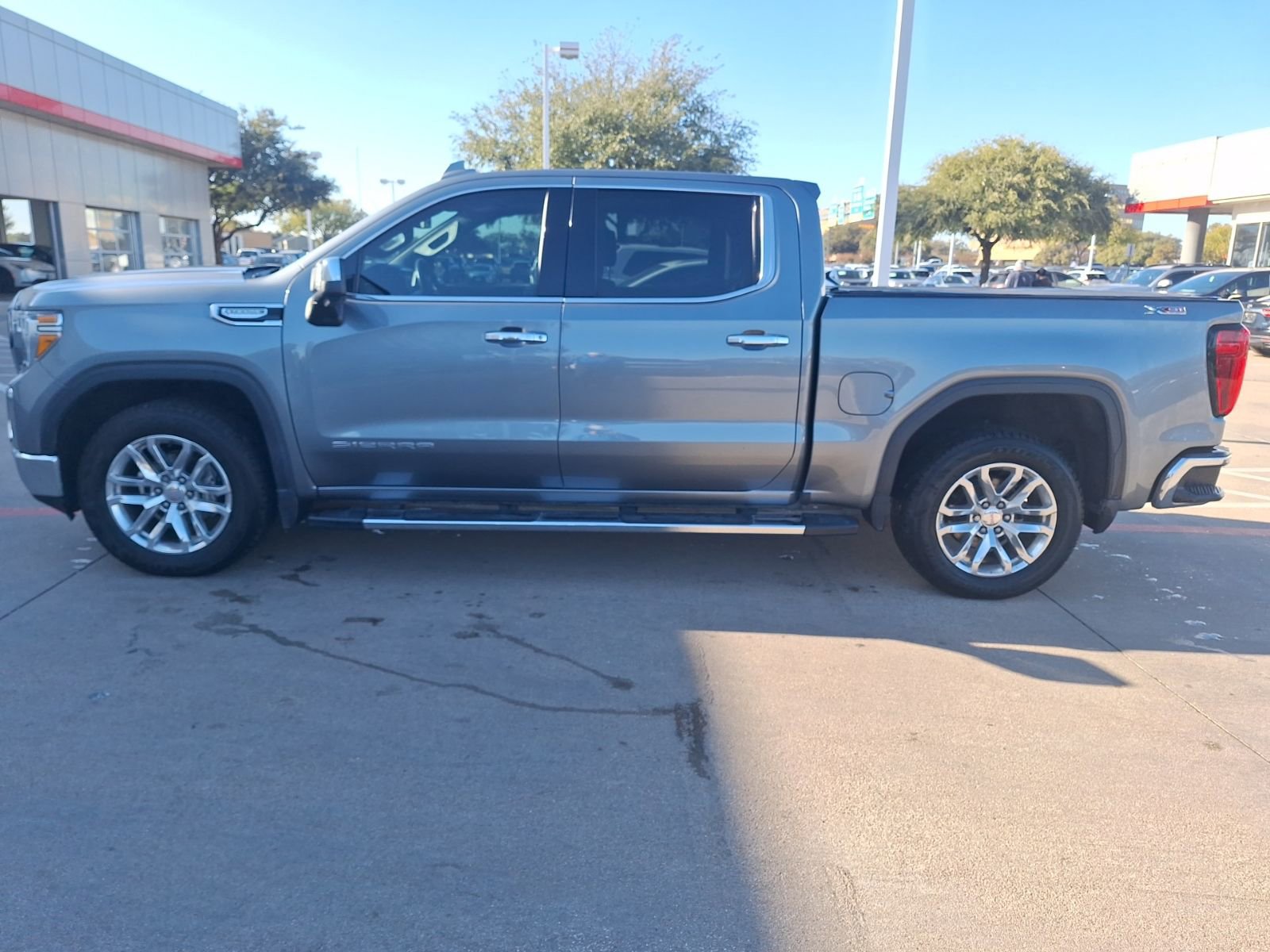 Used 2020 GMC Sierra 1500 SLT image 3