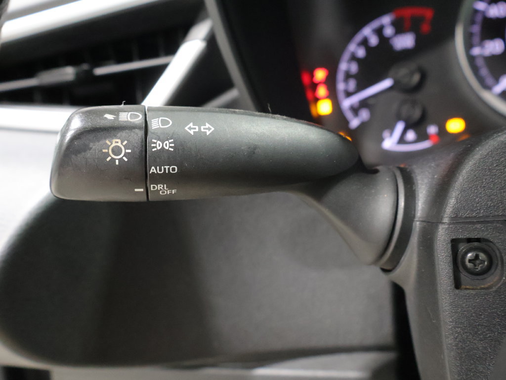 Used 2020 Toyota Corolla LE FWD image 32