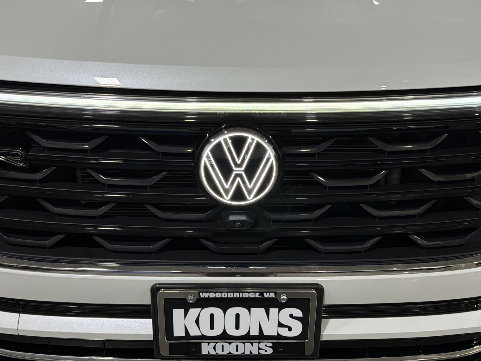 Used 2024 Volkswagen Atlas SEL Premium R-Line AWD/4WD image 11