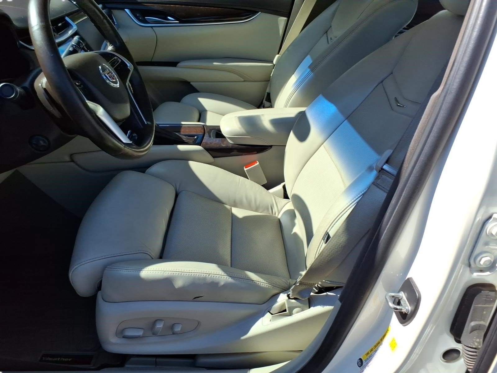 Certified 2013 Cadillac XTS Luxury FWD image 15