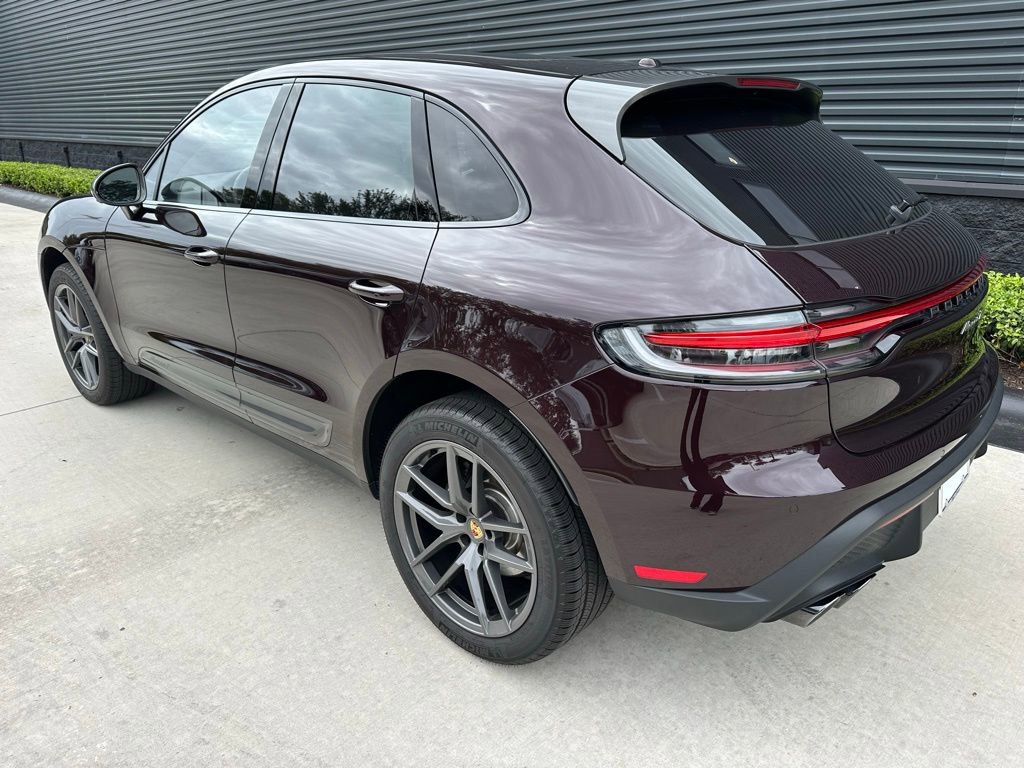 Certified 2025 Porsche Macan Turbo image 3